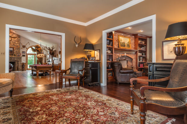 19217 Brookhollow Dr sitting room.jpg